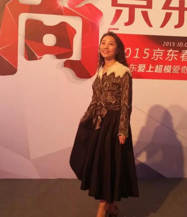  推廣京東的服裝業(yè)務(wù)，李曦帶領(lǐng)團隊策劃實施了“尚京東”系列活動